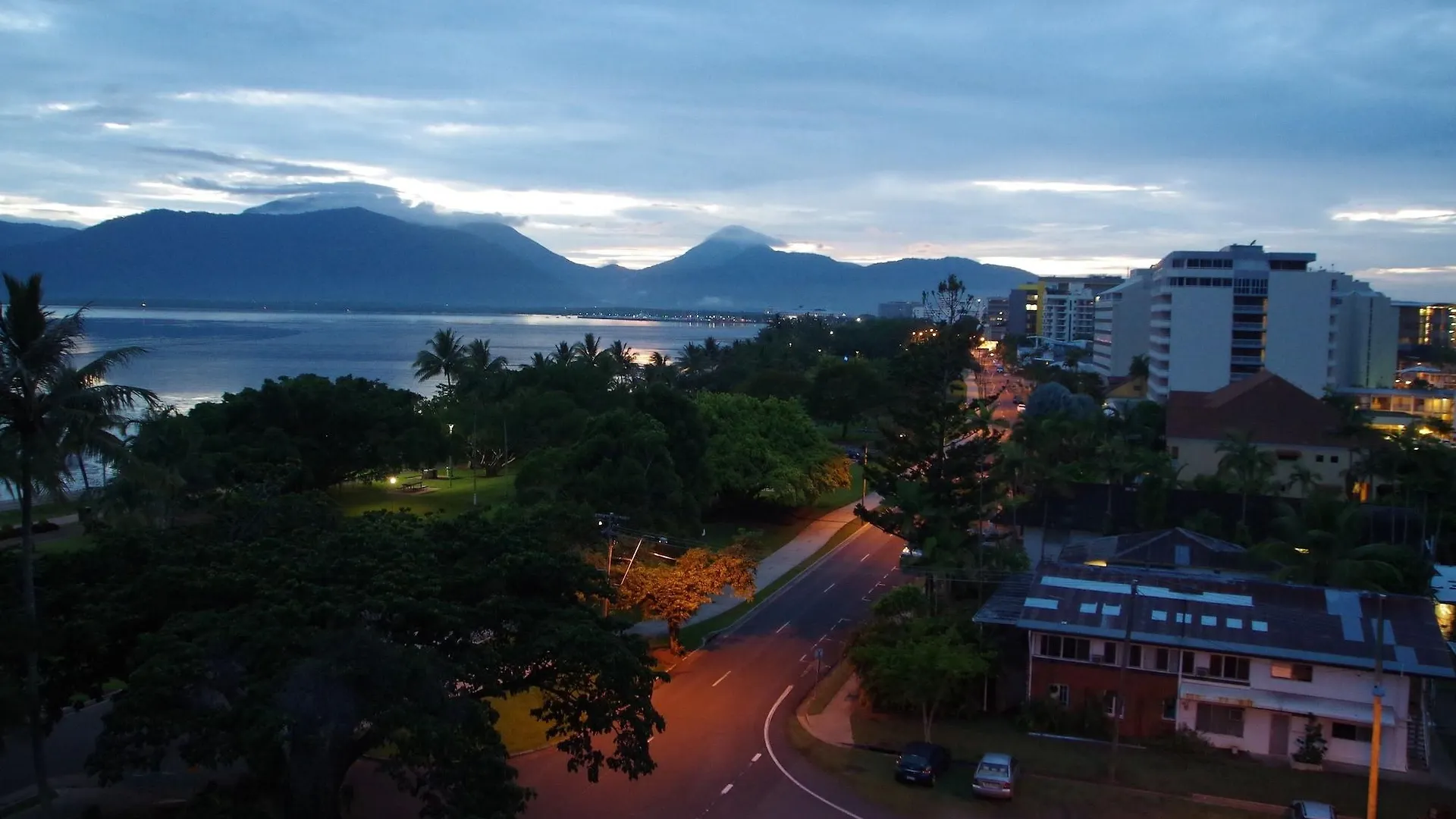 Coral Towers Holiday Suites Cairns Aparthotel