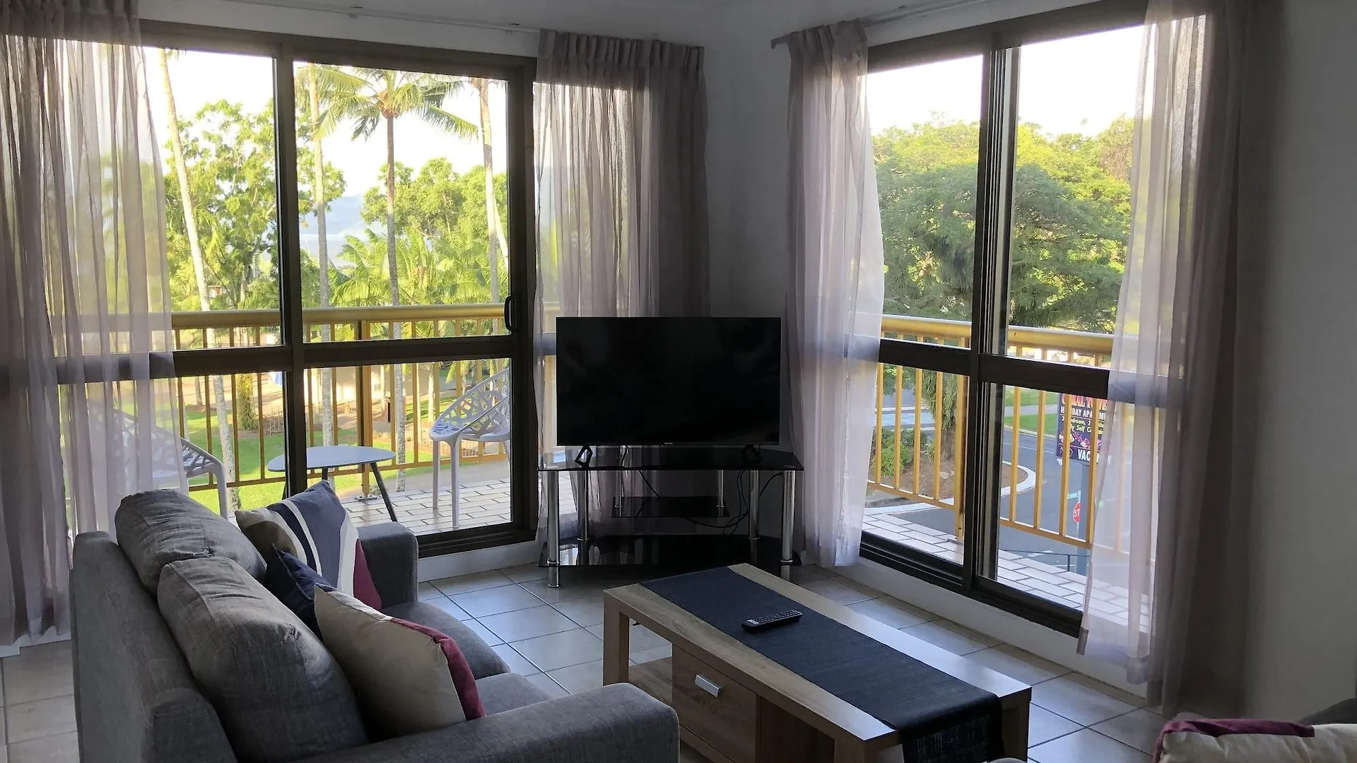 **** Aparthotel Coral Towers Holiday Suites Cairns Australia