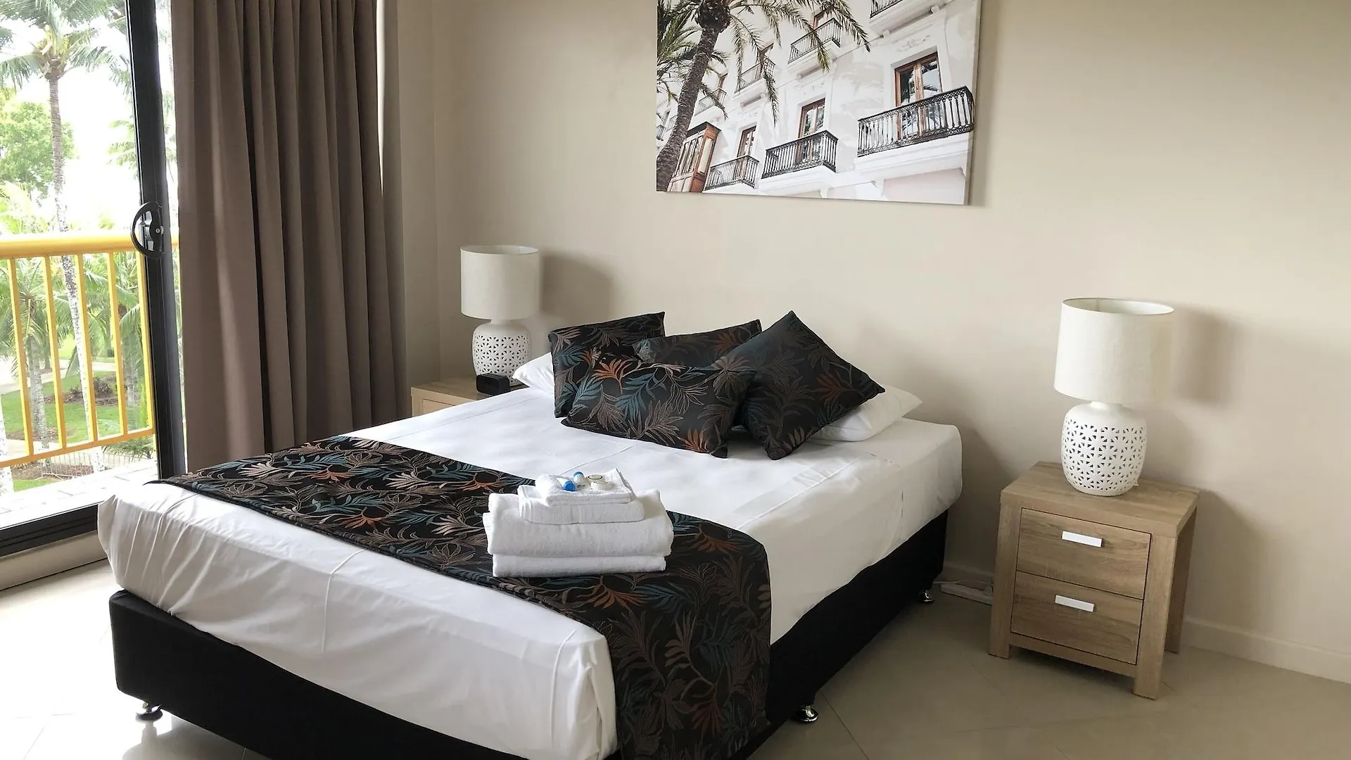 Coral Towers Holiday Suites Cairns Aparthotel