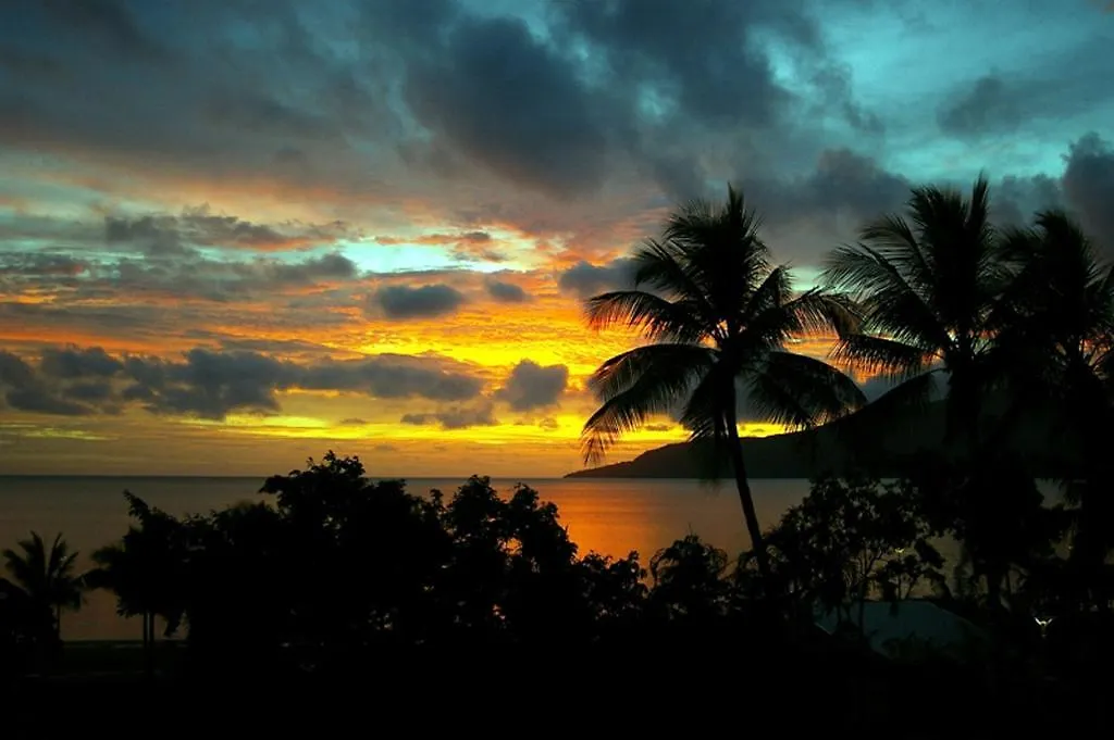 Coral Towers Holiday Suites Cairns 4*,