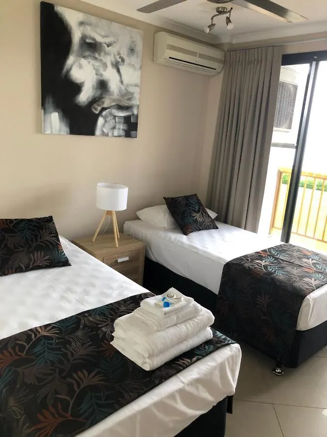 Coral Towers Holiday Suites Cairns 4*,