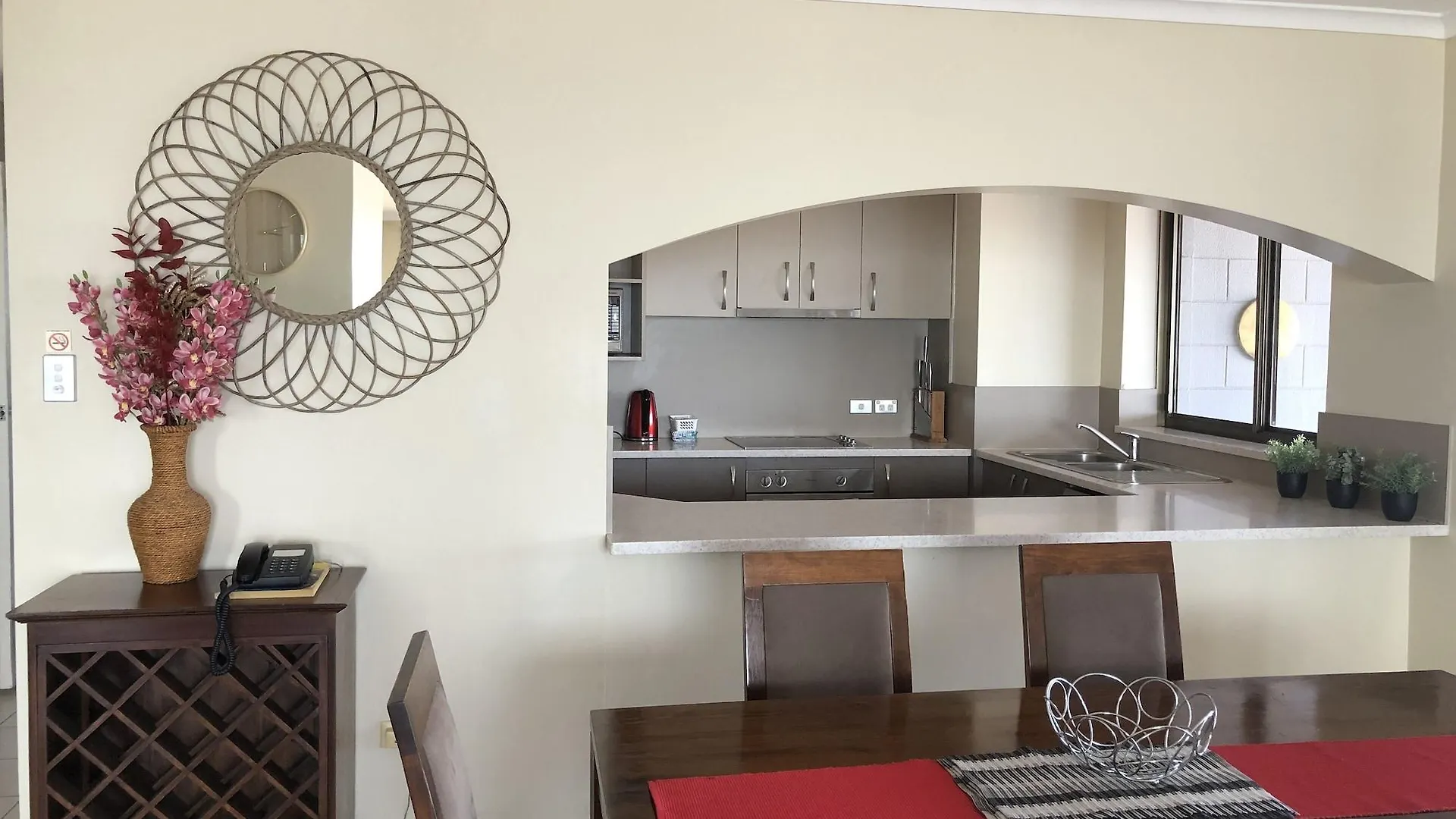 Coral Towers Holiday Suites Cairns 4*,